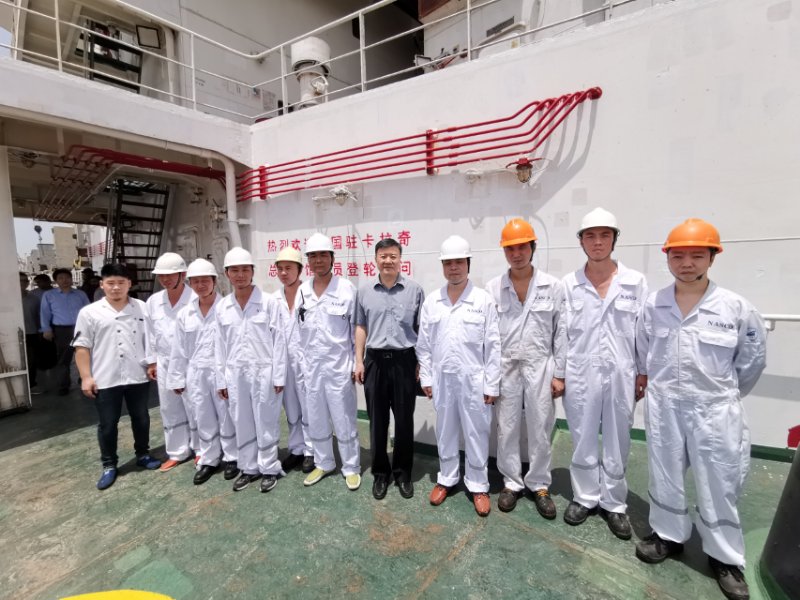 “祝你們節(jié)日快樂！”